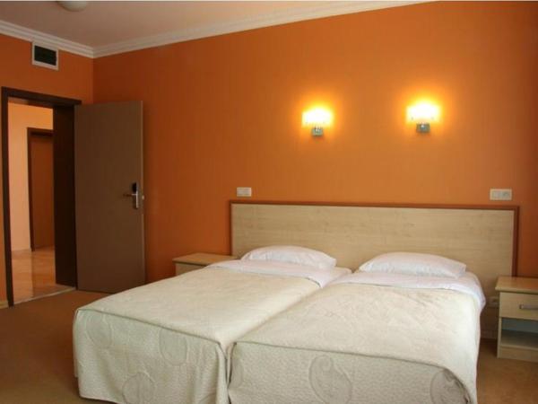 Hotel Prestige : photo 9 de la chambre chambre lits jumeaux