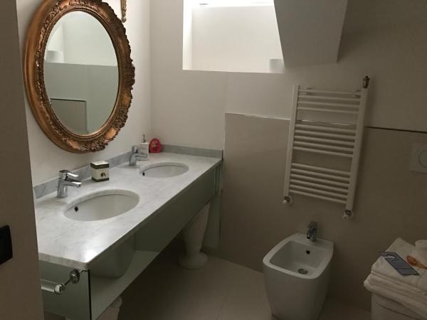 Loger Confort Residence & Apartments : photo 4 de la chambre suite exécutive