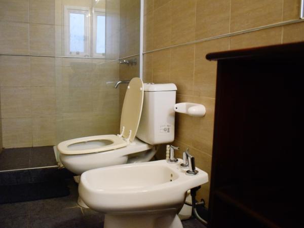 Link Cordoba Hostel : photo 10 de la chambre chambre familiale avec salle de bains privative