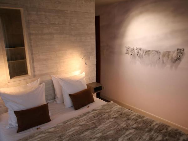 Les Loges Du Parc : photo 1 de la chambre chambre double deluxe avec baignoire spa - loup