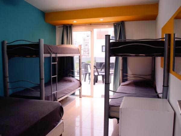 Link Cordoba Hostel : photo 4 de la chambre chambre quadruple avec terrasse 