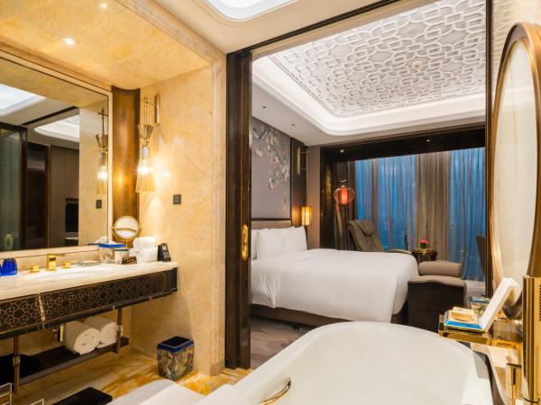 Wanda Reign Chengdu : photo 2 de la chambre grande chambre lit king-size deluxe - vue sur montagne