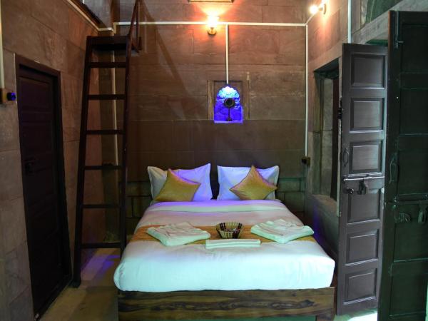 The Thikana Heritage : photo 1 de la chambre chambre triple avec balcon