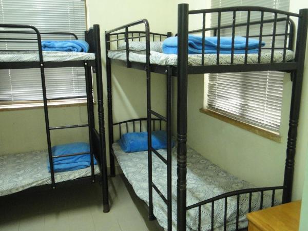 YHA Ngong Ping SG Davis Youth Hostel : photo 4 de la chambre 4-person private dormitory