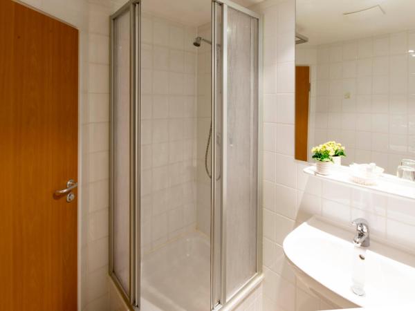 Hotel NEAR BY : photo 8 de la chambre chambre simple standard