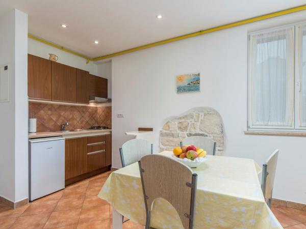 Apartment Complex Iris : photo 6 de la chambre appartement - rez-de-chaussée