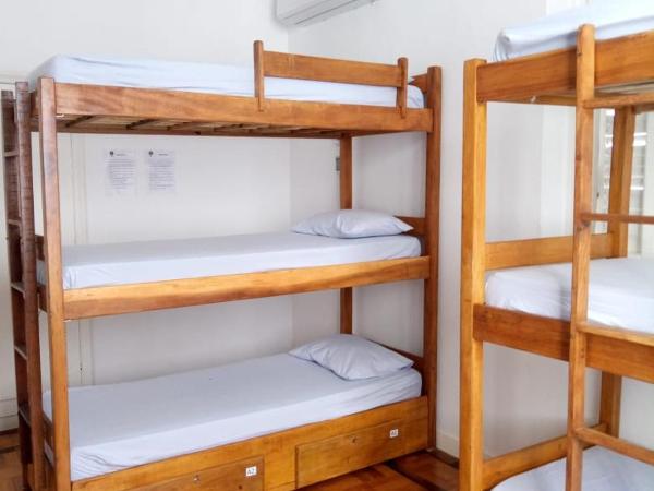 Hostel Casarão 65 : photo 4 de la chambre lit simple dans dortoir pour femmes