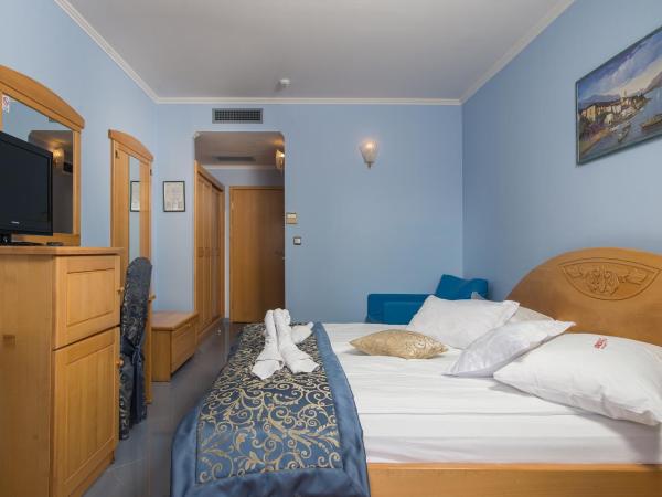 Hotel Miramare : photo 1 de la chambre chambre double standard avec balcon - vue sur mer