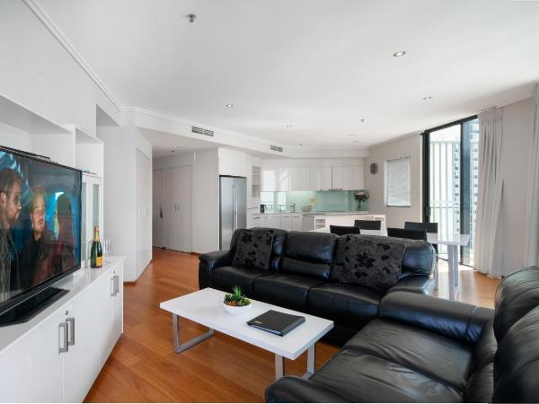 Quest River Park Central : photo 1 de la chambre appartement 3 chambres avec balcon