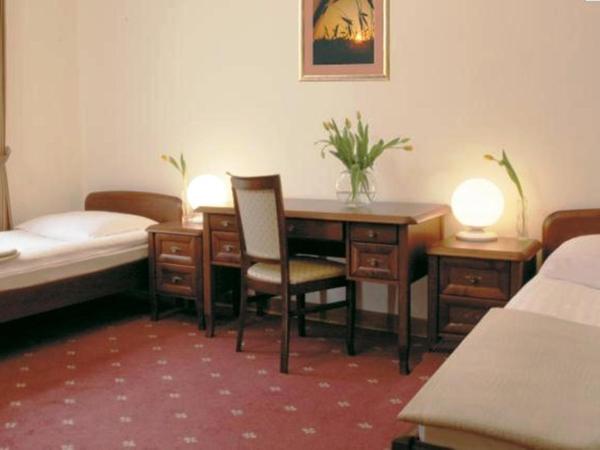 Hotel Łazienkowski : photo 7 de la chambre chambre lits jumeaux