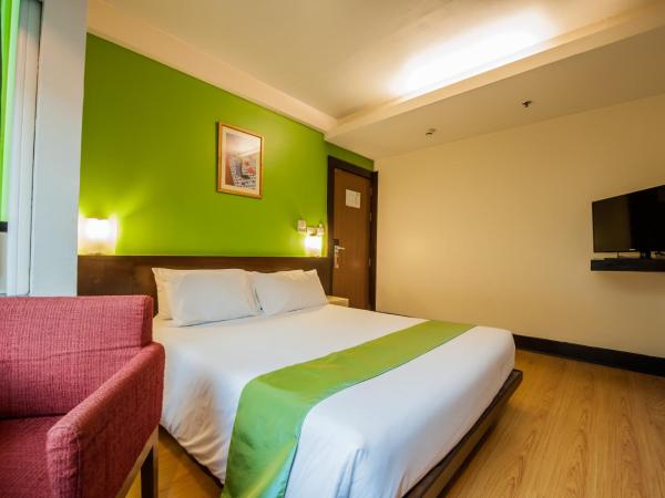 The Seasons Bangkok Huamark - SHA : photo 1 de la chambre chambre double supérieure