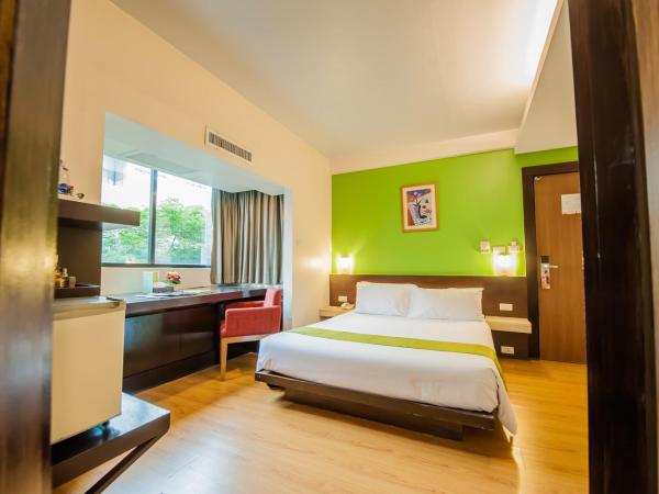 The Seasons Bangkok Huamark - SHA : photo 2 de la chambre chambre double supérieure