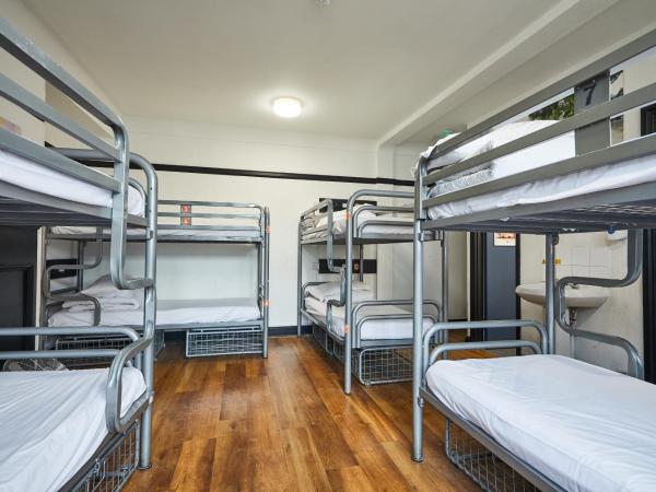 St Christopher's Inn Camden : photo 7 de la chambre lit dans dortoir mixte de 8 lits avec salle de bains commune