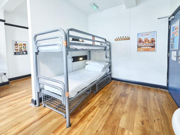 St Christopher's Inn Camden : photo 3 de la chambre lit simple dans dortoir mixte de 6 lits avec salle de bains commune