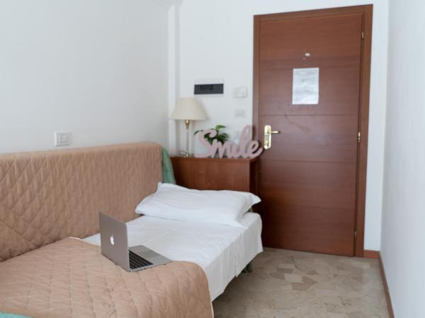 Hotel Villa del Parco : photo 1 de la chambre chambre simple supérieure