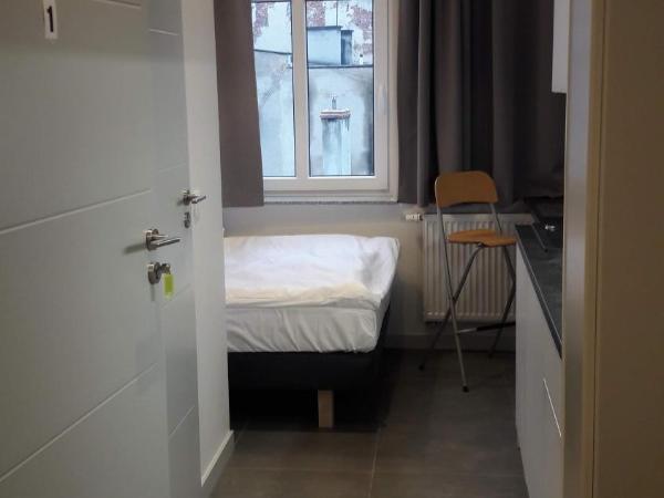 PRZYSTANEK KATOWICE Mariacka 26 : photo 10 de la chambre studio