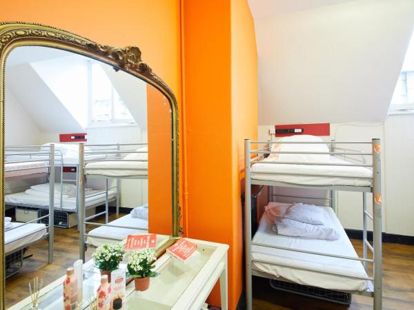 St Christopher's Hammersmith : photo 4 de la chambre lit dans dortoir pour femmes de 8 lits avec salle de bains privative