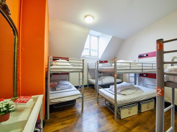 St Christopher's Hammersmith : photo 5 de la chambre lit dans dortoir pour femmes de 8 lits avec salle de bains privative