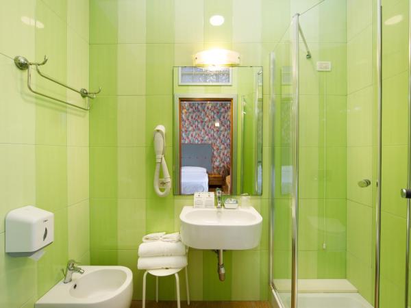 Hotel Del Corso : photo 3 de la chambre chambre quadruple