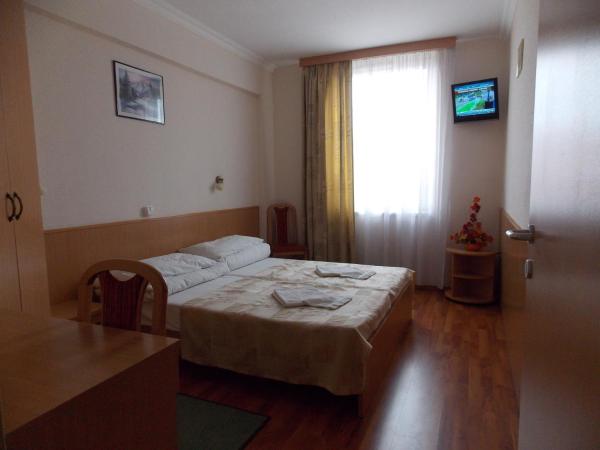 Hotel Zuglo : photo 2 de la chambre chambre double ou lits jumeaux