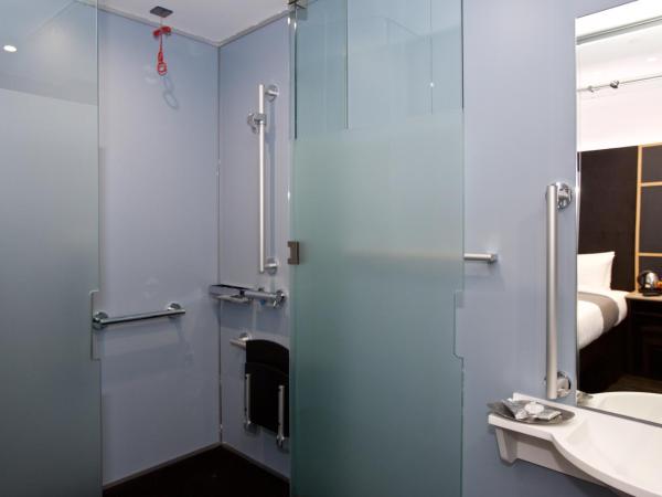 The Z Hotel Covent Garden : photo 2 de la chambre chambre lit queen-size - accessible aux personnes à mobilité réduite