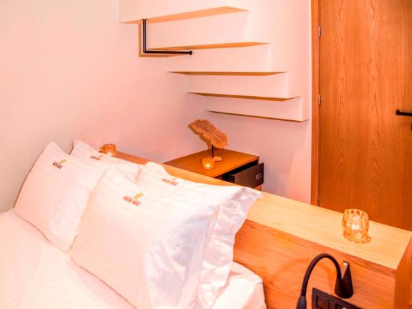 Portou House : photo 3 de la chambre hébergement confort deluxe avec terrasse et bain à remous (2e Étage)