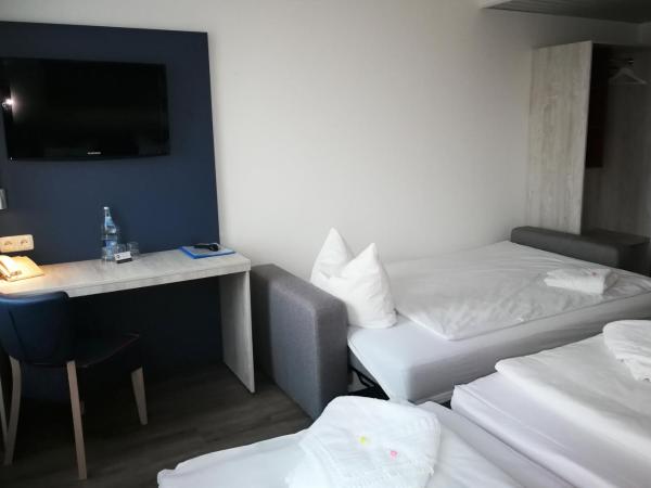 Hotel NEAR BY : photo 10 de la chambre chambre triple