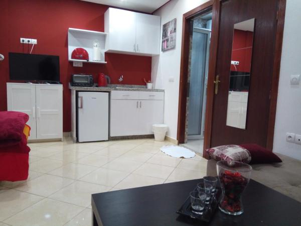 Studios Taha : photo 6 de la chambre chambre double ou lits jumeaux avec douche