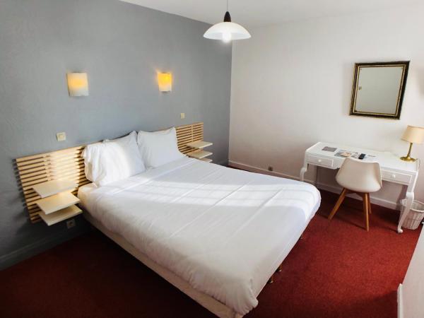 Cit'Hotel Le Volney : photo 2 de la chambre chambre double de luxe avec baignoire
