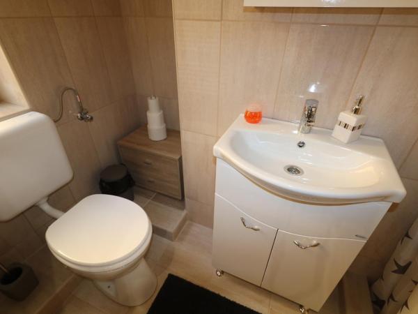 Rózsa Apartmanház : photo 7 de la chambre appartement 1 chambre