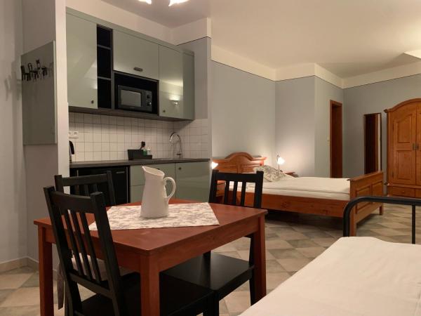 Pension Amadeus & Apartments : photo 3 de la chambre appartement - rez-de-chaussée