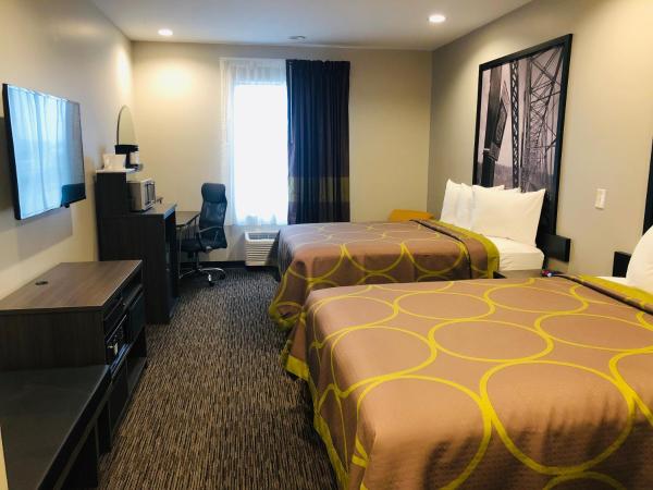 Super 8 by Wyndham St. Louis North : photo 1 de la chambre chambre 2 lits queen-size - non-fumeurs