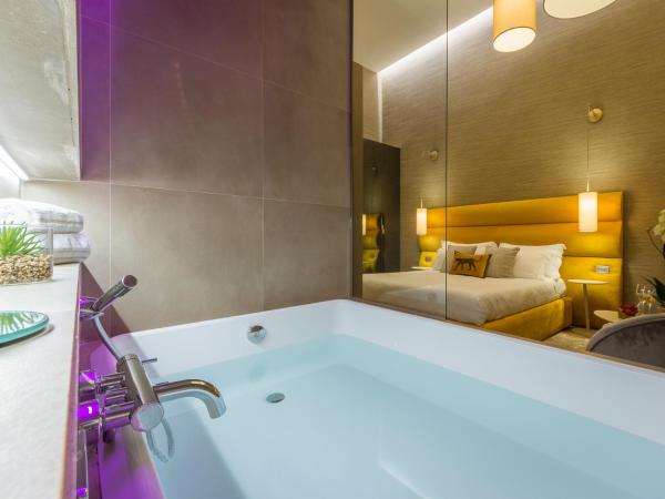 Renascentia in Florence - Adults Only : photo 6 de la chambre chambre double deluxe avec baignoire