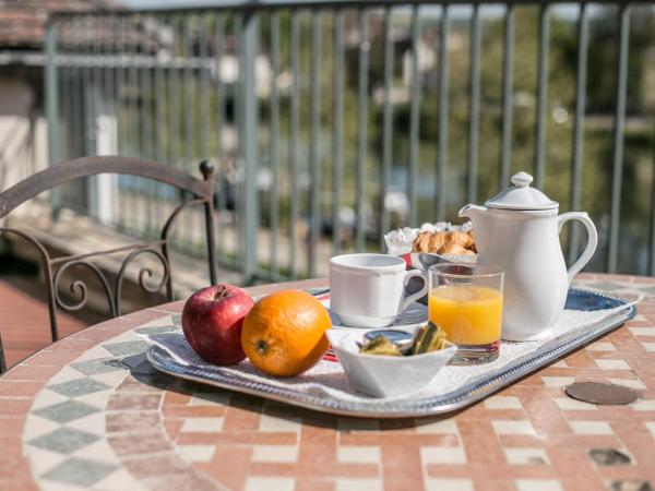 Hôtel Le Maxime - Best Western Signature Collection : photo 6 de la chambre suite lit king-size avec vue - non-fumeurs