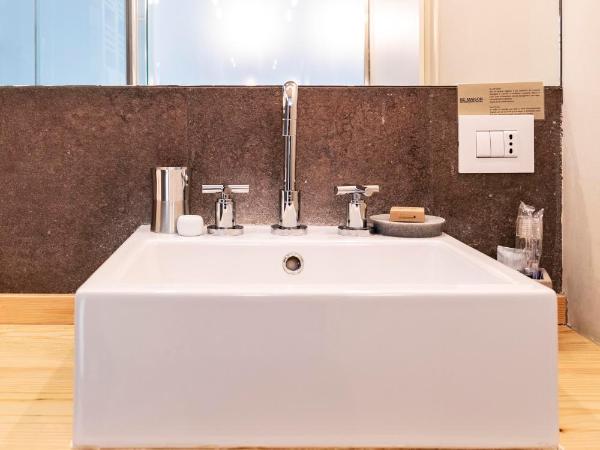 BC MAISON bed&cafe Milano : photo 4 de la chambre chambre double ou lits jumeaux avec balcon