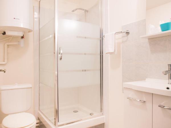 City Résidence Avignon : photo 4 de la chambre studio