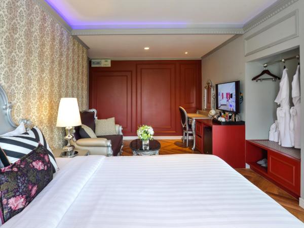 Villa De Khaosan by Chillax : photo 2 de la chambre chambre double premier avec baignoire spa – vue sur rue