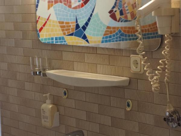 Hotel Alfa Zentrum : photo 6 de la chambre chambre familiale confort