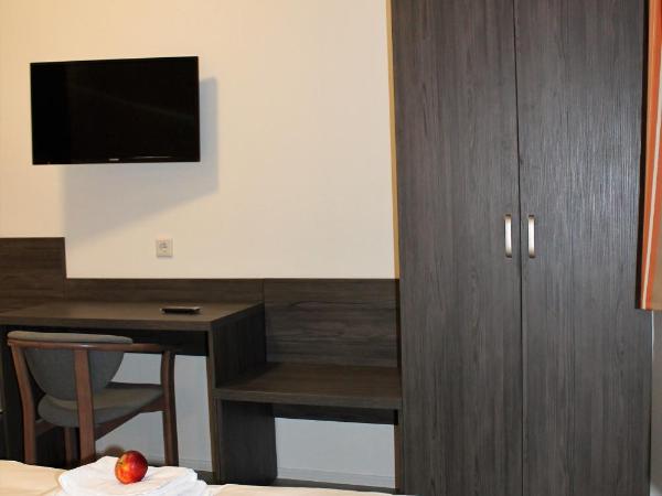 Pionier Hotel Hamburg Wandsbek : photo 1 de la chambre chambre simple avec salle de bains commune