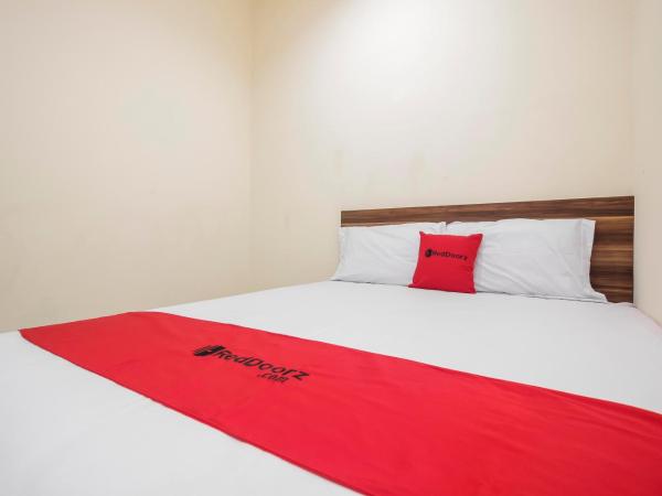RedDoorz @ Meruya 2 : photo 4 de la chambre chambre double