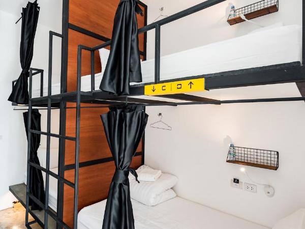 Book a Bed Poshtel - SHA Plus : photo 6 de la chambre lit dans dortoir pour femmes de 4 lits