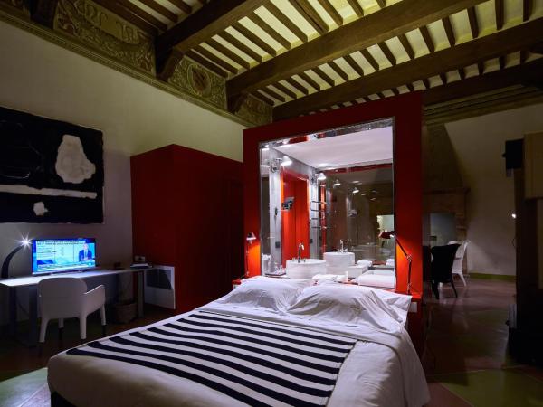 Palazzetto Rosso - Art Hotel : photo 4 de la chambre suite design avec baignoire