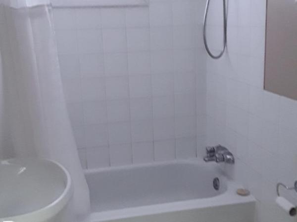 Hotel Auberge Michel Doyon : photo 4 de la chambre chambre double Économique avec salle de bains commune