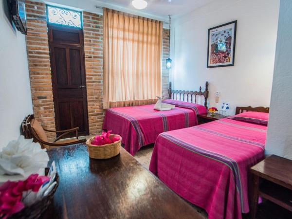 Hotel Villa del Mar Tradicional : photo 3 de la chambre chambre standard avec 2 lits doubles et balcon