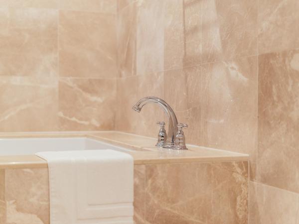 Mansion on Sutter : photo 8 de la chambre suite avec baignoire spa