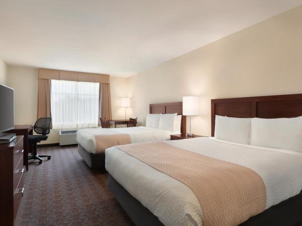 Days Inn by Wyndham Ottawa Airport : photo 1 de la chambre chambre 2 lits queen-size - non-fumeurs