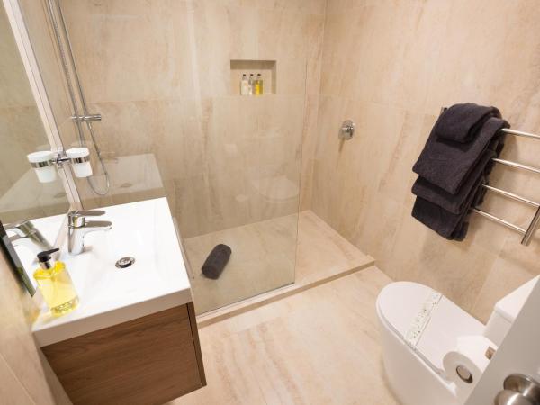 Lomond Lodge Motel & Apartments : photo 1 de la chambre appartement 2 chambres sur place - vue sur lac