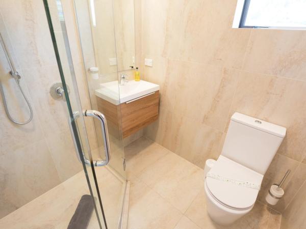 Lomond Lodge Motel & Apartments : photo 3 de la chambre studio with garden patio