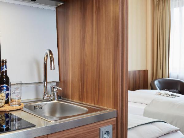 Living Hotel Düsseldorf : photo 8 de la chambre appartement double/lits jumeaux affaires plus - long séjour