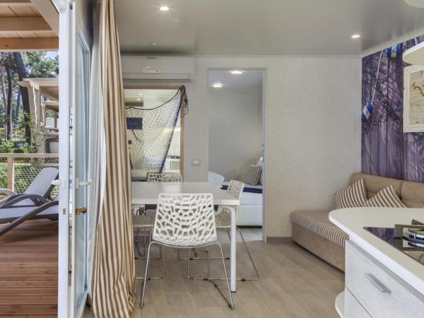 Valamar Camping Lanterna : photo 3 de la chambre mobile home 2 chambres premium